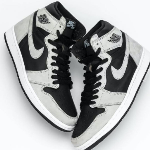 朴敘俊也愛！AJ1、NB、adidas、UltraBoost⋯推薦 5 款 2021 必備「男神灰」潮鞋，網友：跟軍工裝超搭！