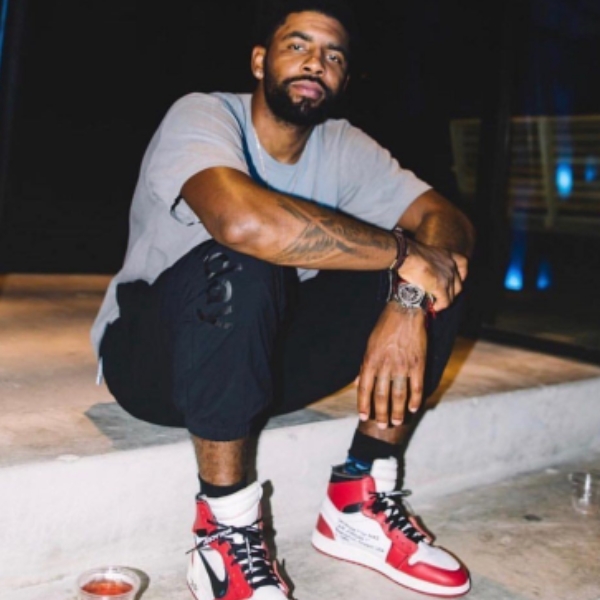 NBA 球星就是任性！KD、Irving 上腳 Off-White、Travis Scott 聯名潮鞋，誰才是籃網真鞋頭？
